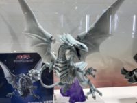 【遊戯王】「青眼の白龍（ブルーアイズ・ホワイト・ドラゴン）」フィギュア 彩色原型公開【東京コミコン】の画像