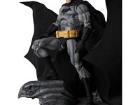 マフェックス「バットマン ハッシュ ブラック バージョン」可動フィギュア 予約開始の画像
