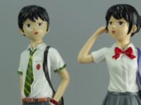 中国で「君の名は。」の無版権フィギュアが発売、出来が酷いの画像